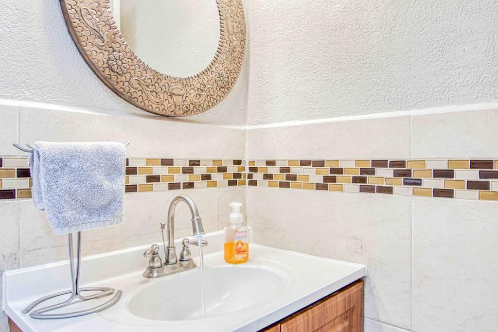 Villa My Cozy Duplex A In The Heart Of West Side El Paso Exterior foto